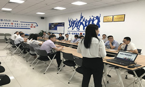 ��ȵ���֯��չ������С���á���ѵ